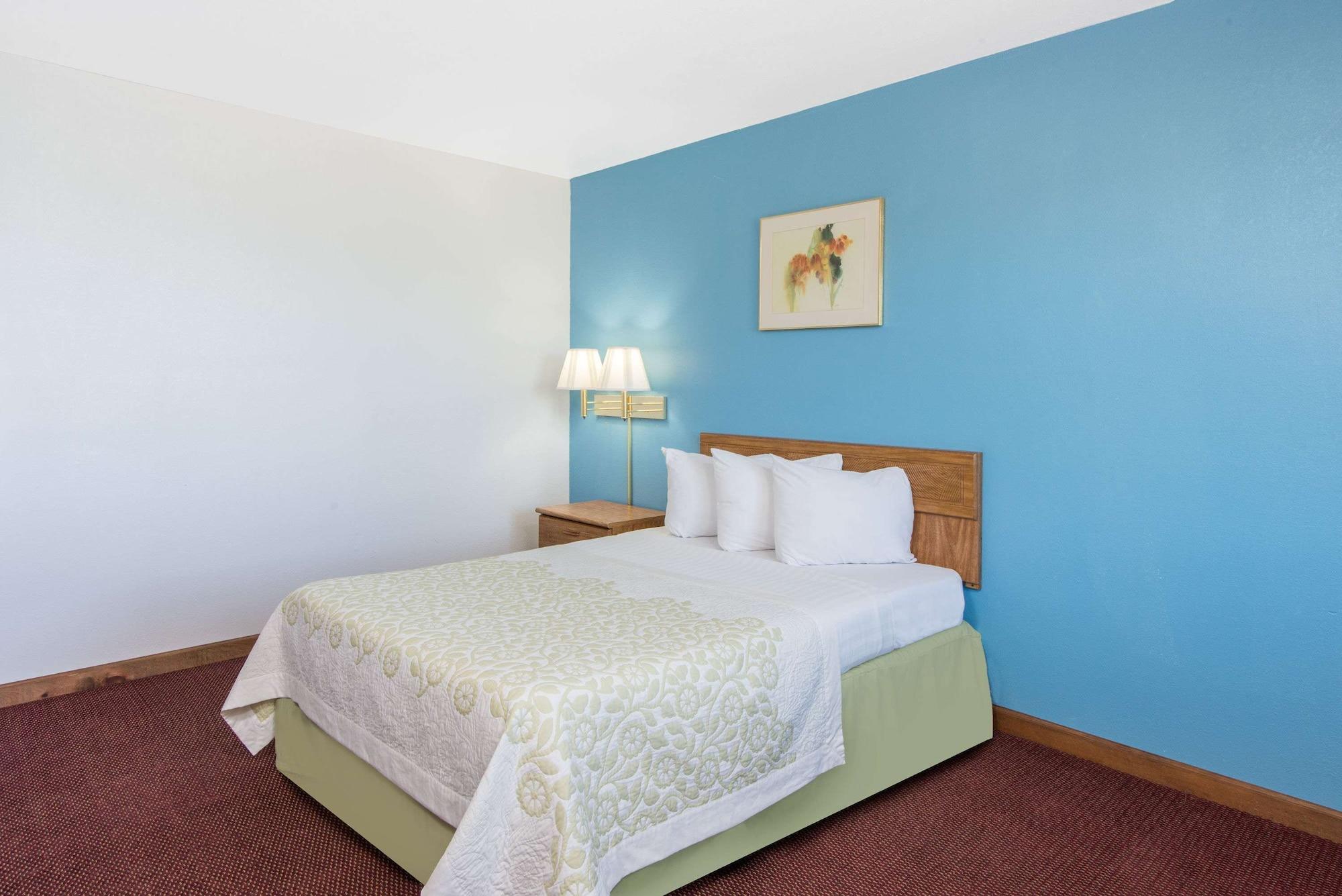 Days Inn By Wyndham Mountain Grove Exterior photo